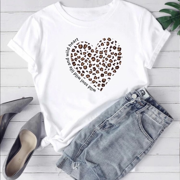 Tops - 🆕 XL Heart & Slogan Graphic Tee
